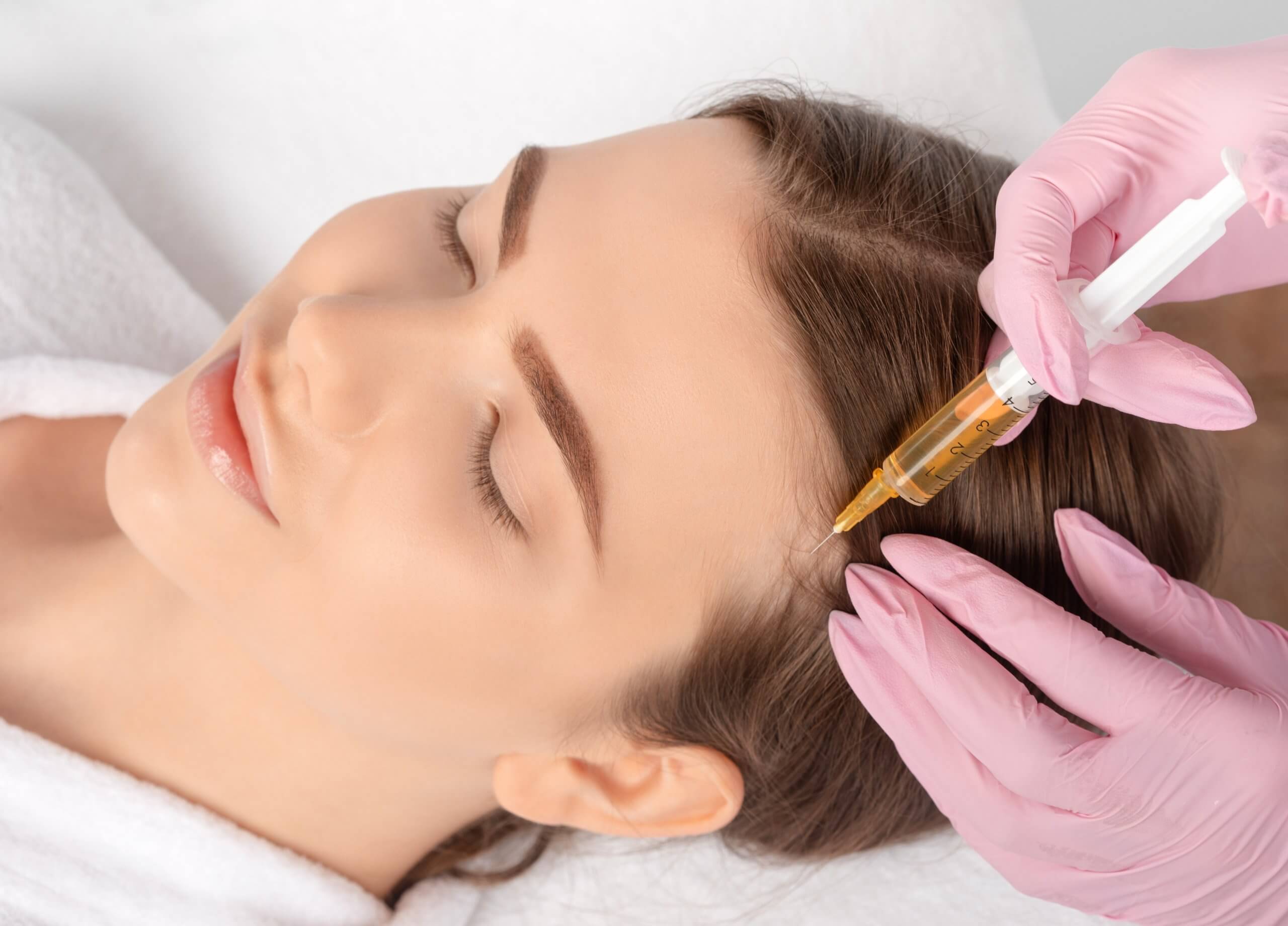 cosmetic injector learns PRF injections as a medical aesthetic training treatment