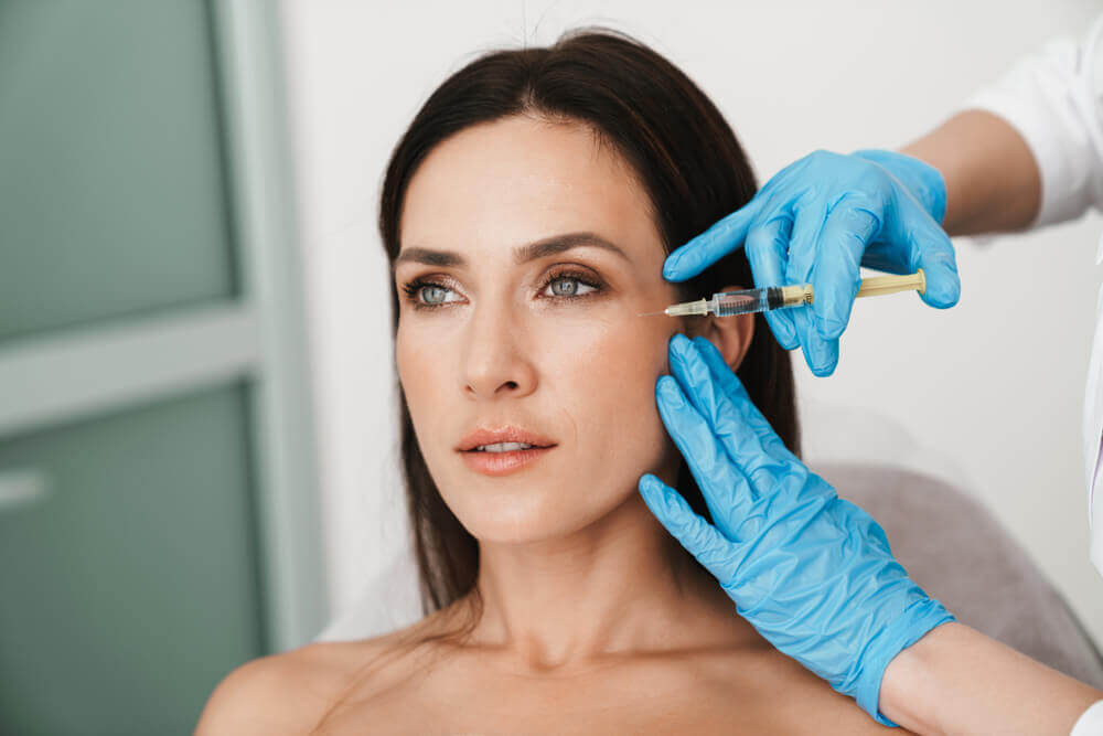 cosmetic injectors learn Sculptra training to perform cosmetic injections