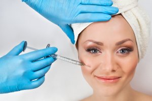 Why Medical Professionals Need Voluma Injection Training